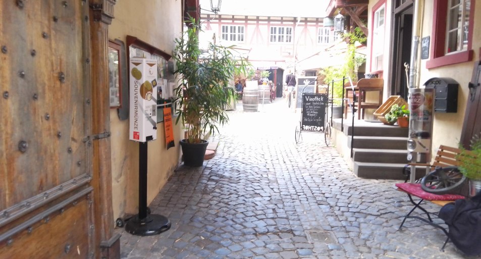 Eingang | &copy; RNT