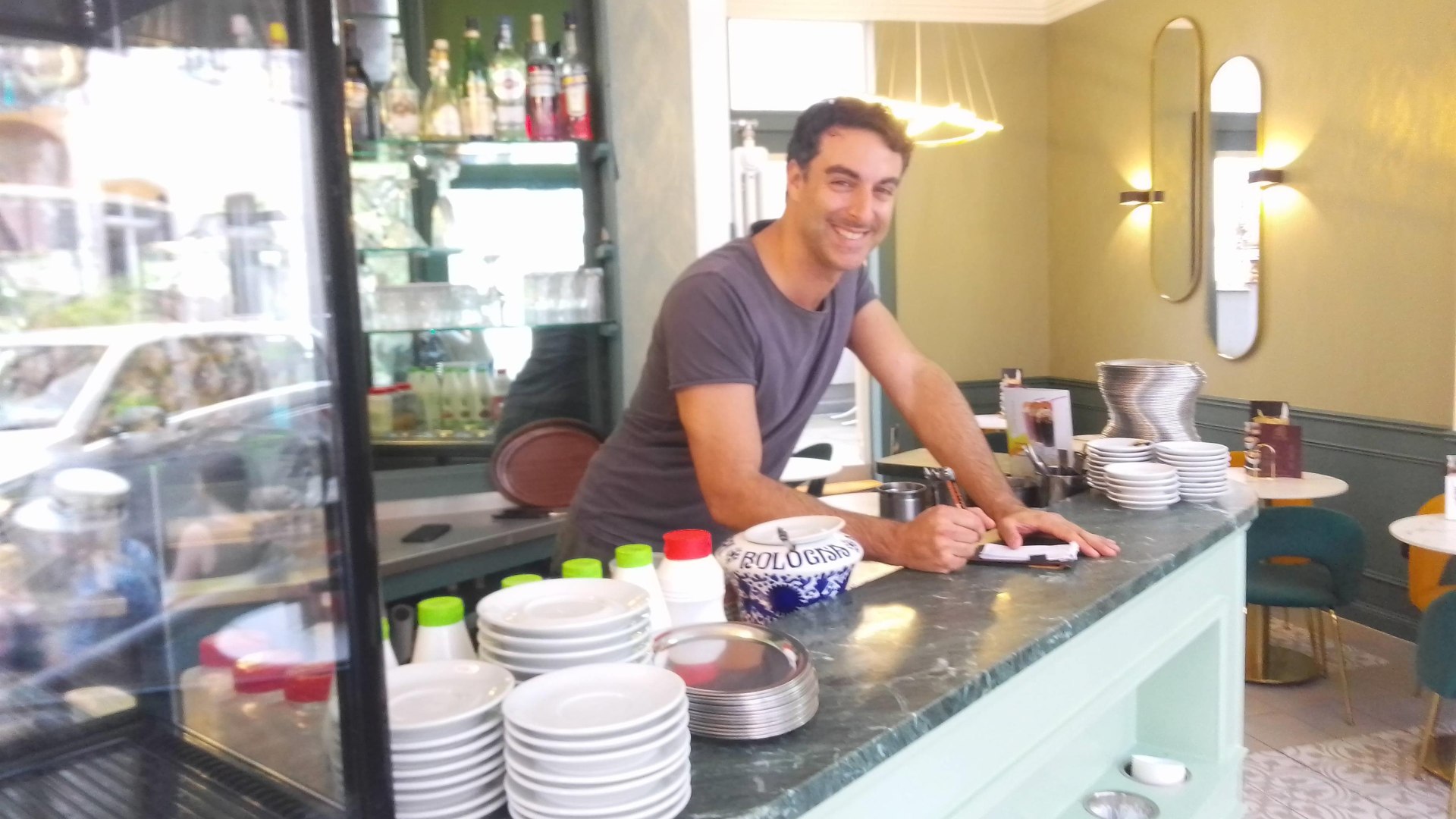 Theke | &copy; Calabrese