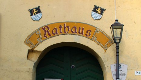 Rathaus Eingangstür | © ©Sabine Pilger Rathaus Eingangstür | © ©Sabine Pilger
