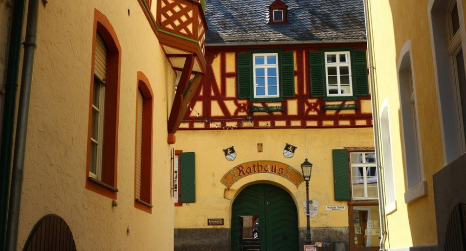 Rathaus Eingang | © RNT Rathaus Eingang | © RNT