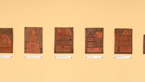 Die Reliefs im Rathaushof | © Sabine Pilger Die Reliefs im Rathaushof | © Sabine Pilger